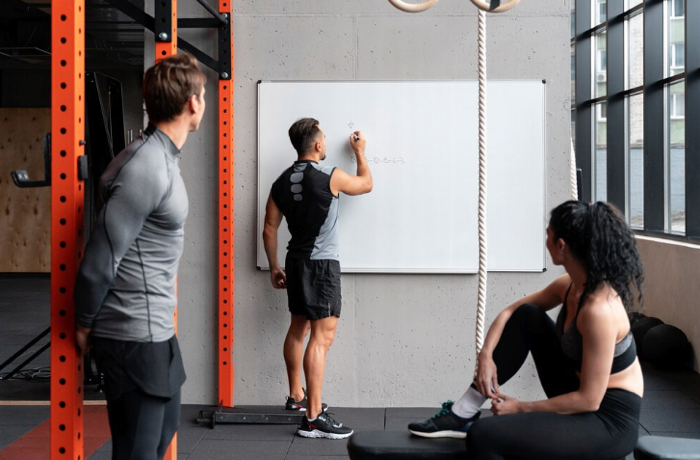 Découvrez comment un coach sportif à Antibes personnalisé peut vous aider à atteindre vos objectifs de forme et de bien-être.